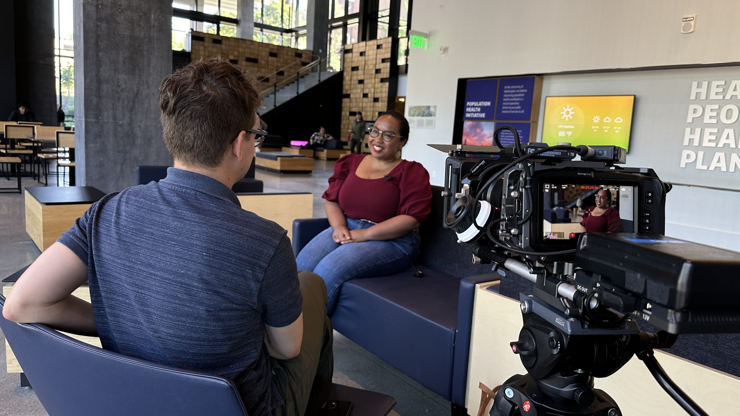 Zyna Bakari being interviewed in the Hans Rosling Center